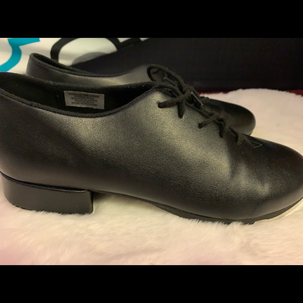Tap dance shoes